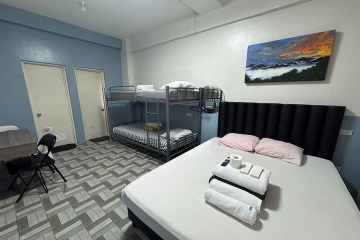 Room 7 of 32