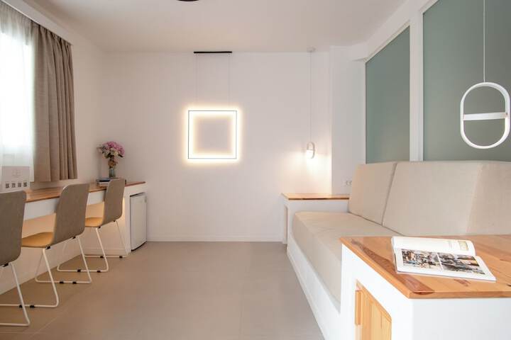 Room 18 of 151