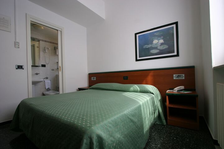 Room 15 of 16
