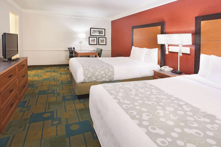 2 Double Beds Deluxe (5 of 6)