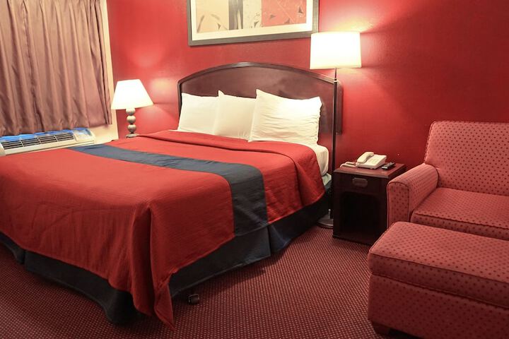 Room 6 of 27