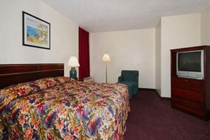 Room 6 of 51