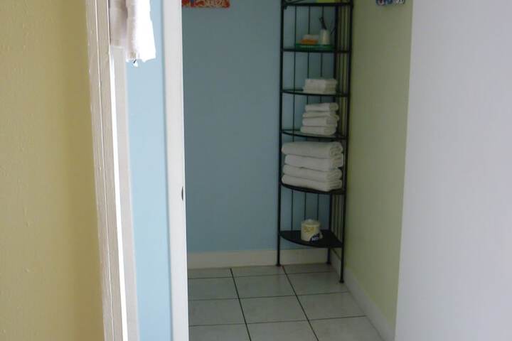 Room 27 of 42