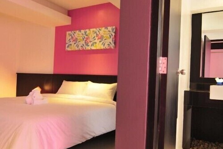 Room 11 of 34