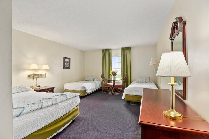 Room 3 of 17