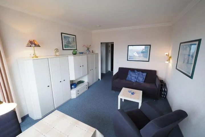 Room 2 of 8