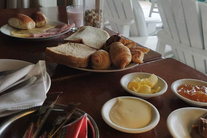 Dining 33 of 57