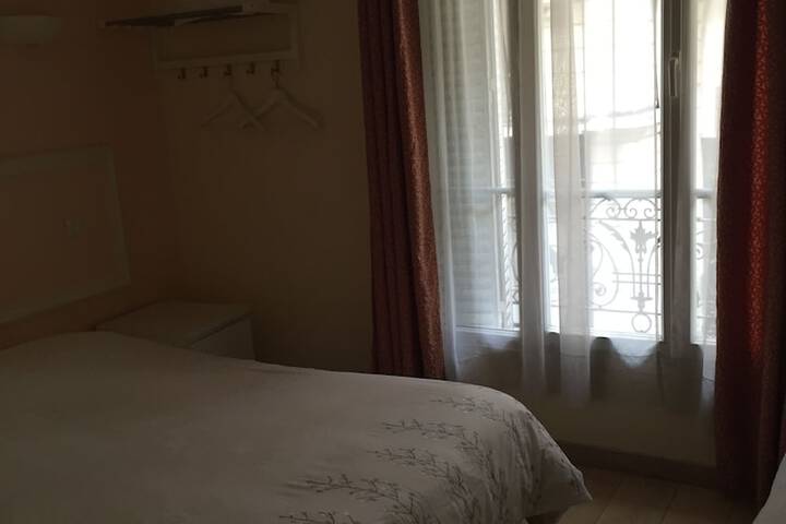 Room 5 of 61
