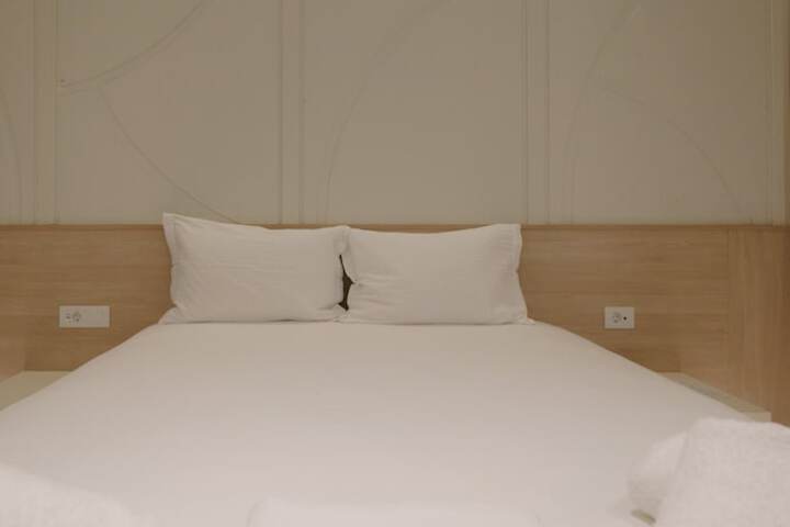 Room 16 of 44