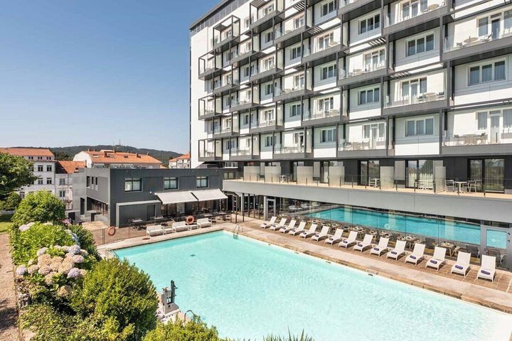 Hotel Pool