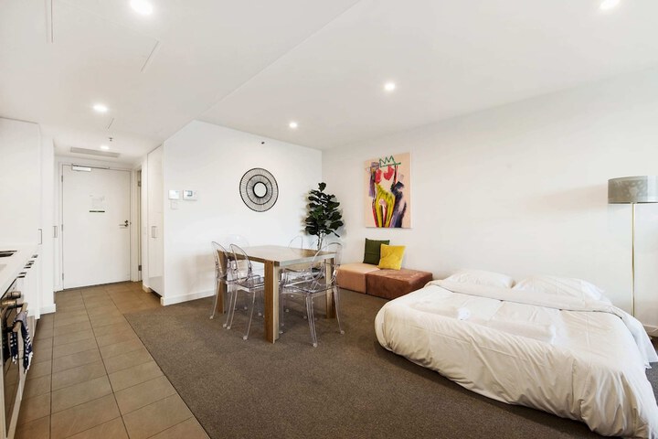 Room 2 of 48