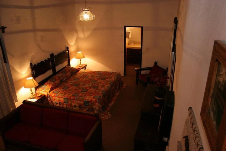 Room 3 of 10