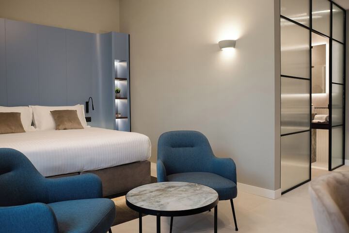Room 6 of 47