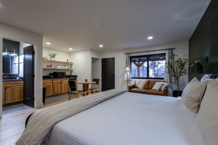 Room 10 of 21
