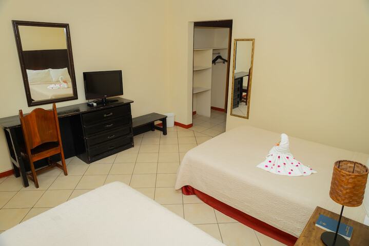 Room 11 of 38