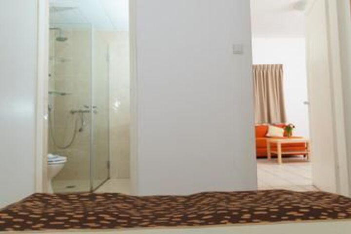 Room 11 of 23