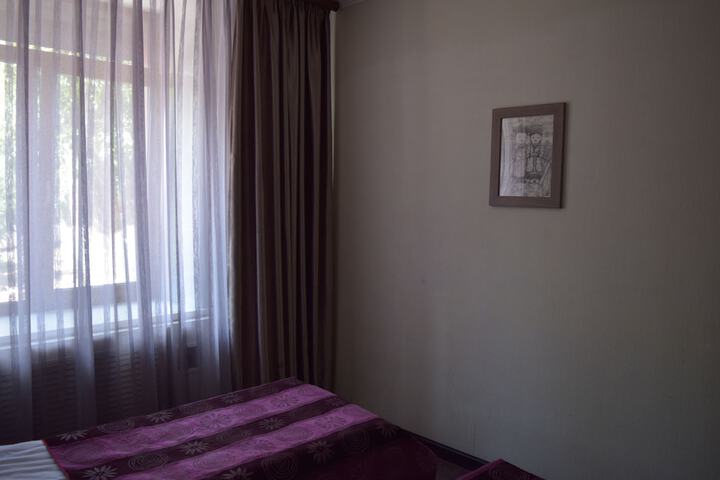 Room 7 of 27