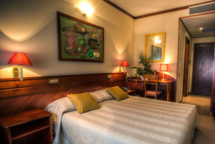 Room 16 of 53