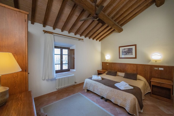 Room 27 of 185