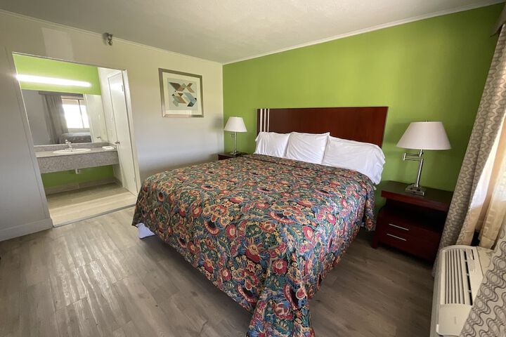 Room 2 of 18
