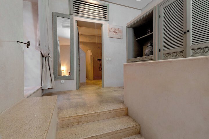 Room 10 of 78