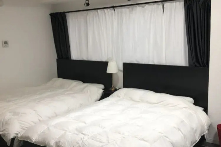 Room 8 of 8