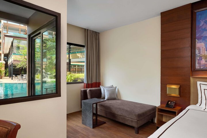 Room 32 of 189