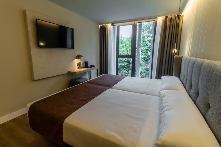 Room 62 of 132