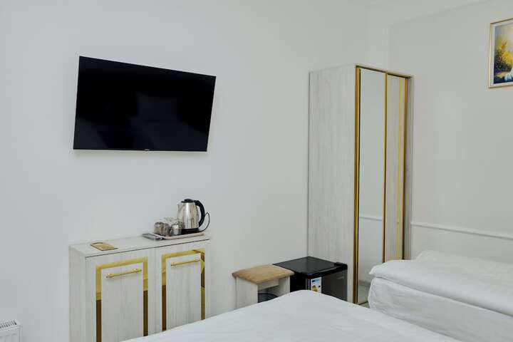 Room 15 of 29