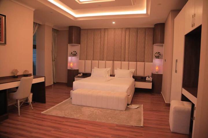 Room 9 of 31