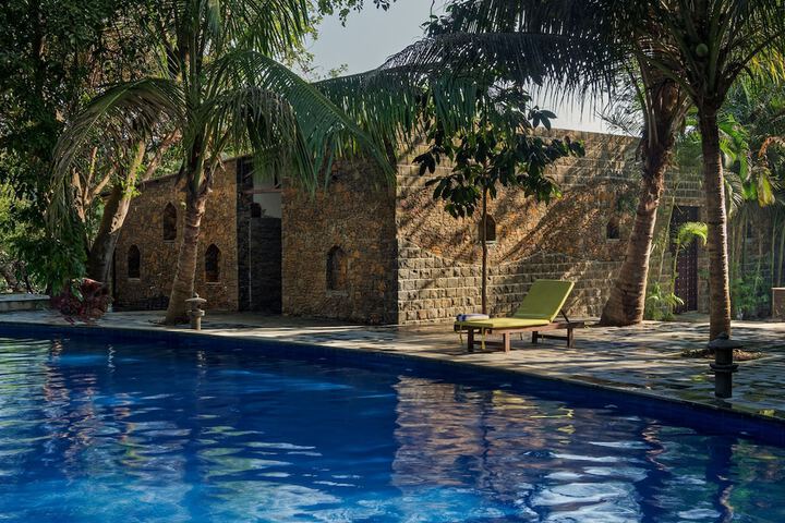 Pool 77 of 152