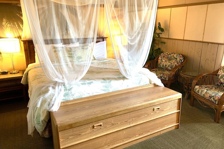 Room 103 of 293