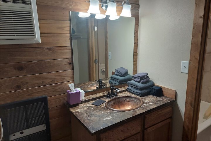 Basic Double Room 2 Queen Beds (3 of 8)