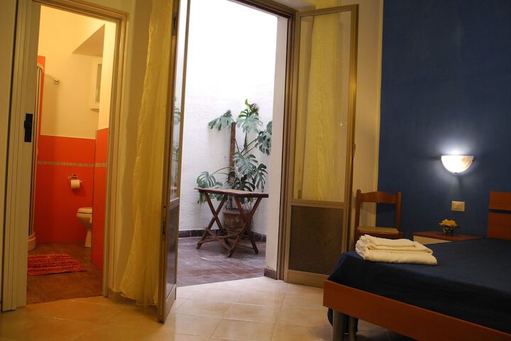 Room 7 of 49