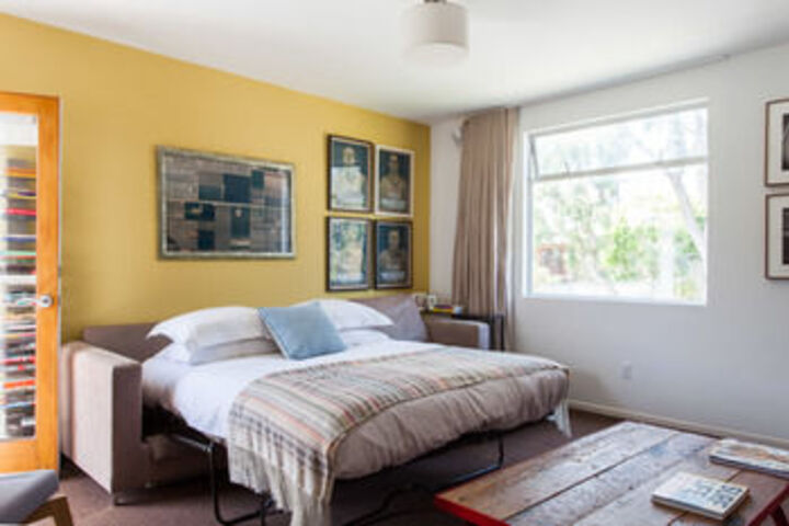 Room 43 of 222