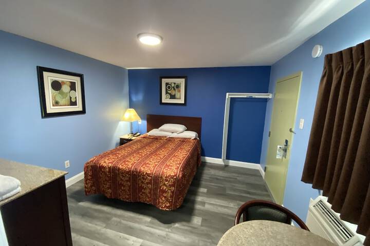 1 Queen Bed (2 of 69)