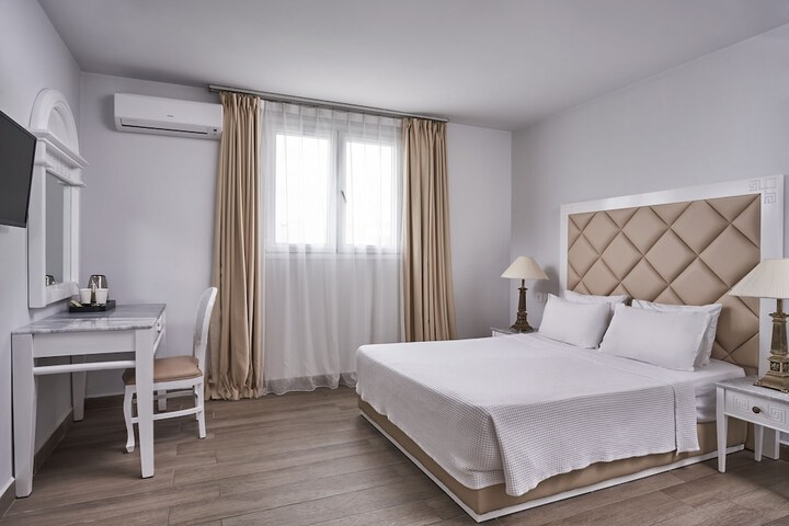 Room 32 of 79