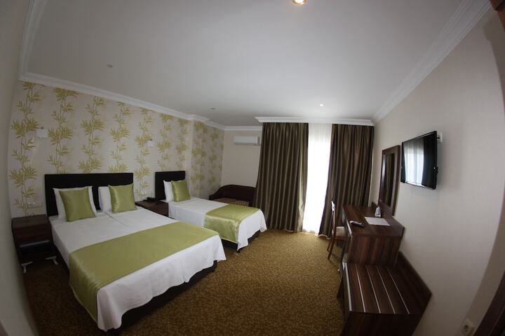 Room 8 of 111