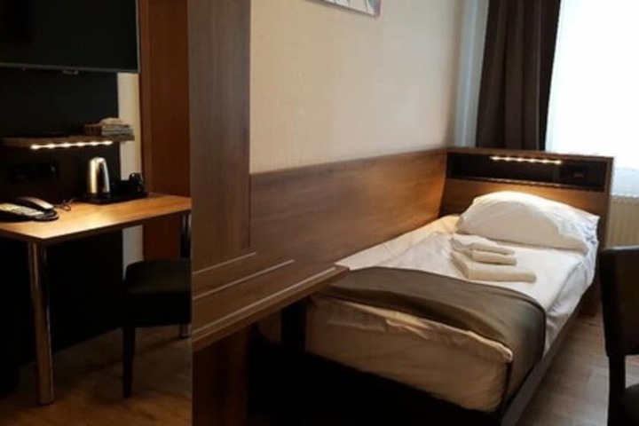 Room 11 of 59