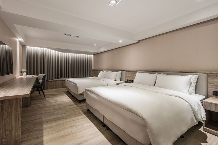 Room 17 of 145