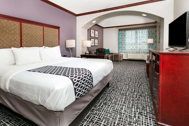 1 King Bed Mobility Accessible (13 of 14)