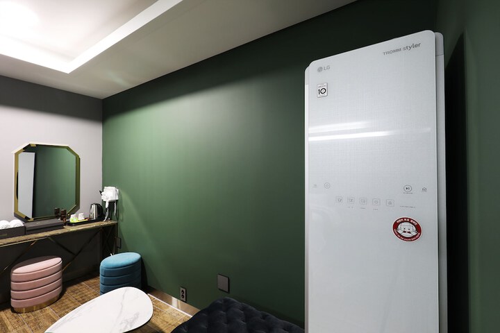Room 48 of 96
