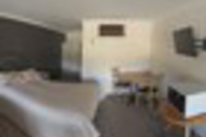 Room 17 of 84