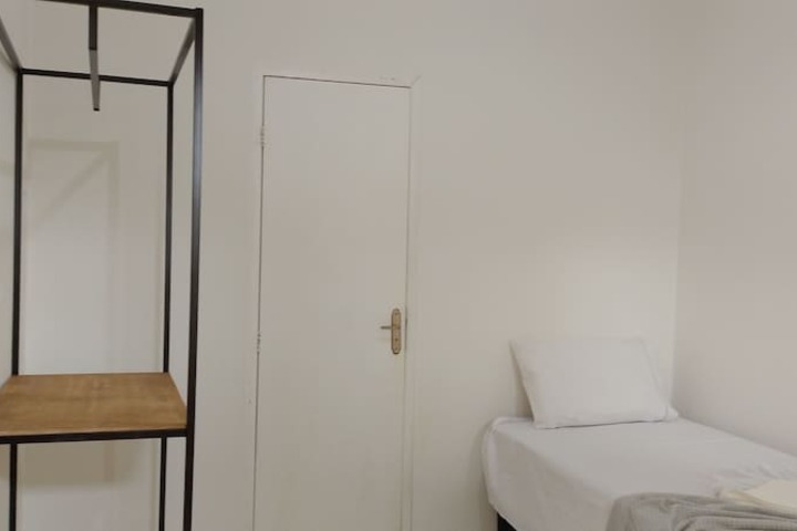 Room 11 of 29