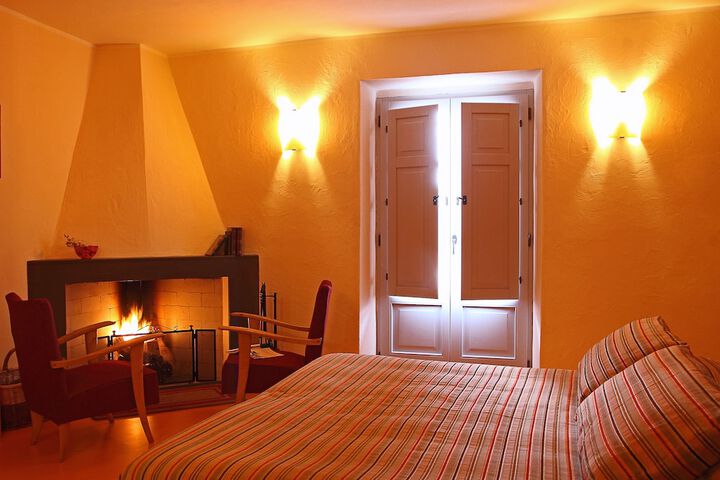 Room 2 of 33