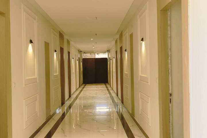 Room 9 of 28