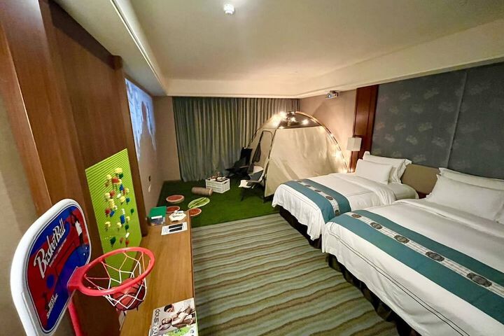 Room 25 of 69