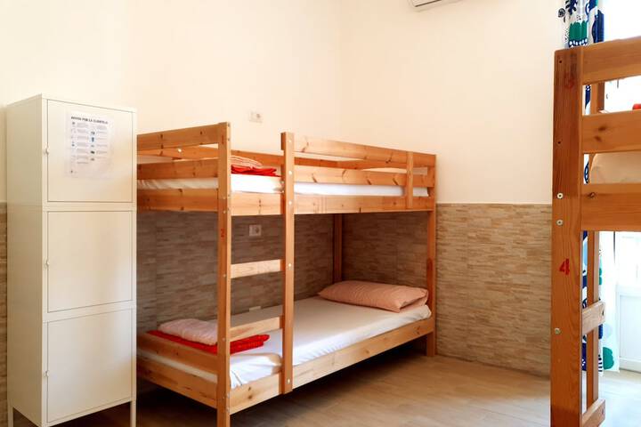 Room 9 of 46