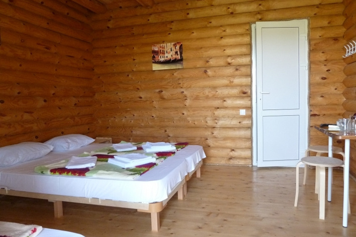 Room 6 of 15