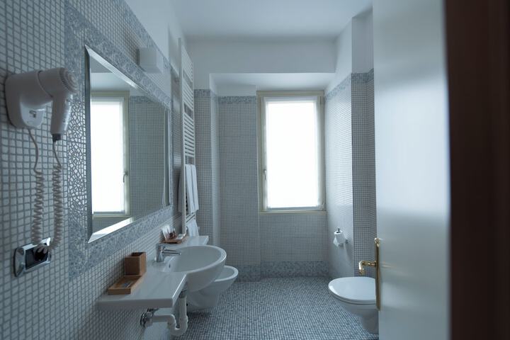 Room 17 of 25